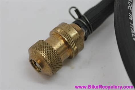 bicycle pump screw on chuck|Parts .